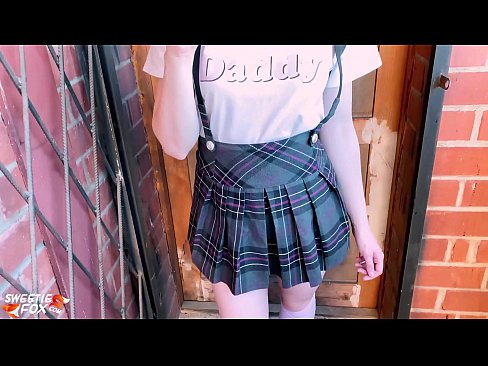 ❤️ Schoolgirl sûget har lul djip en neukt ynstee fan klassen. Porno fb by ús fy.ixiporn-com.ru